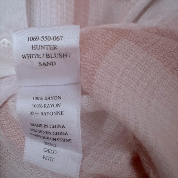 Rails Hunter Button Up Shirt
White, Blush & Sand
Size small
Perfect condition - Picture 8 of 15